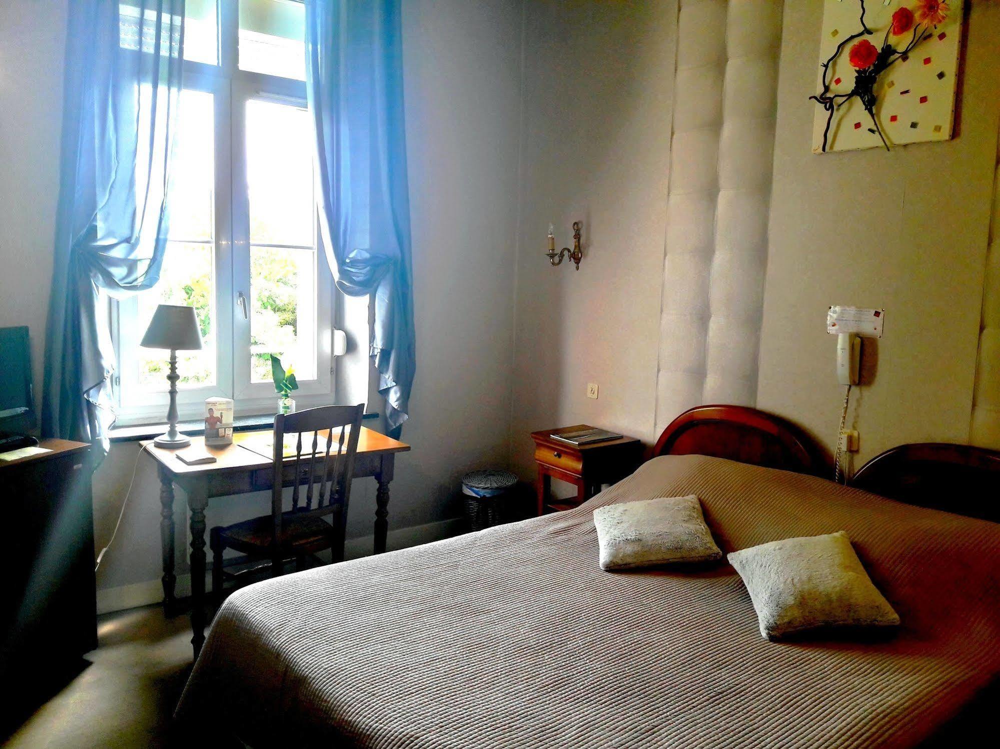Hotel Le Clos Du Montvinage Etreaupont Экстерьер фото